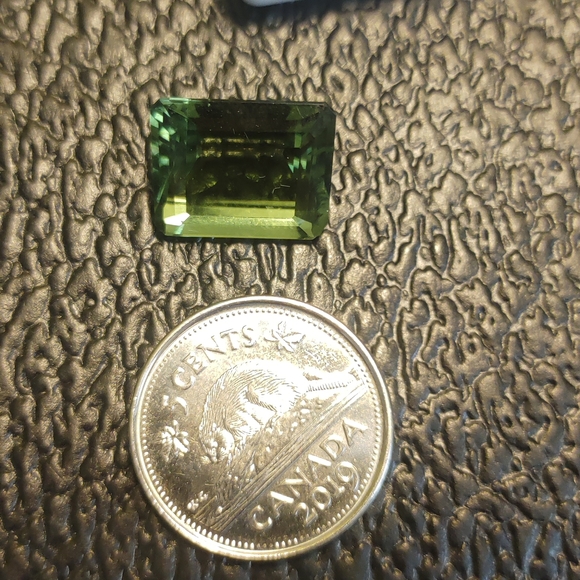 Moldavite Emerald Cut 10.15 Ct - Picture 6 of 7